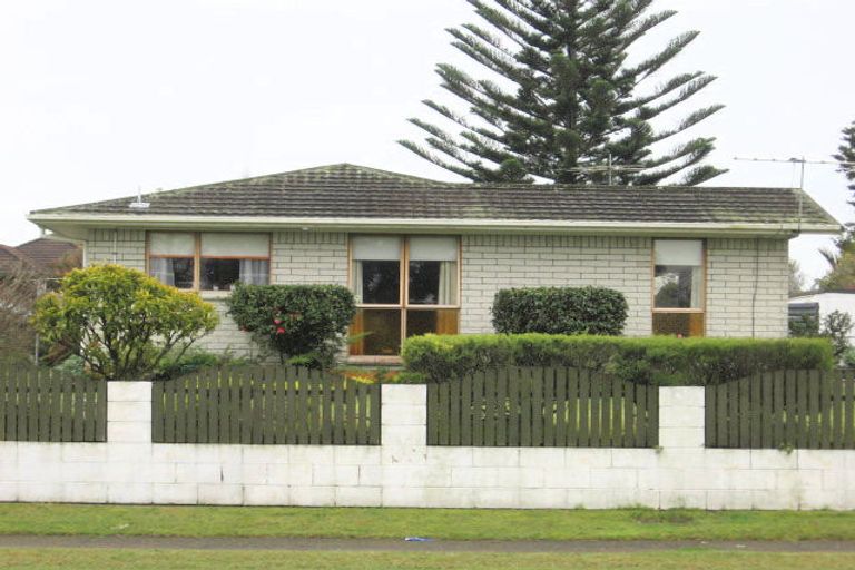 Photo of property in 2/95 Beach Road, Pahurehure, Papakura, 2113