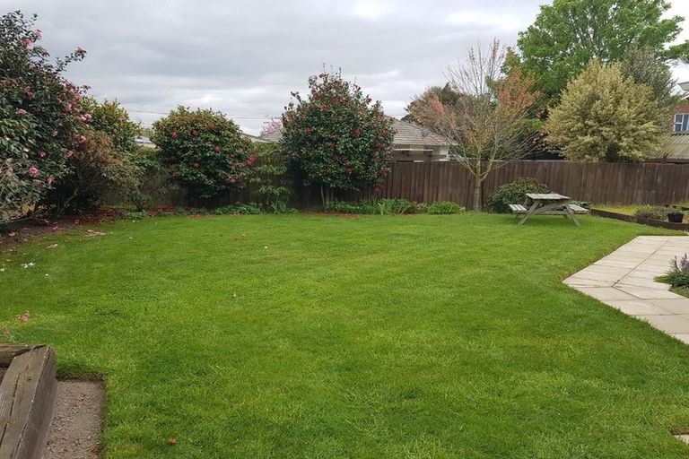Photo of property in 65 Lowry Avenue, Redwood, Christchurch, 8051