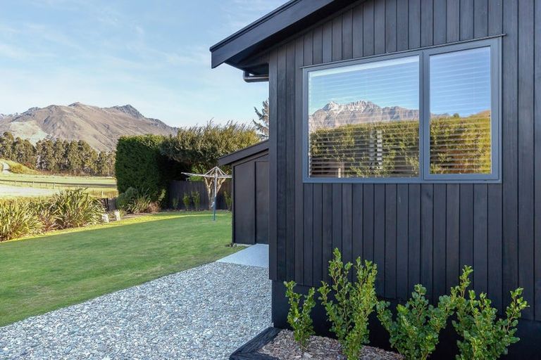Photo of property in 65 Oregon Drive, Kelvin Heights, Queenstown, 9300