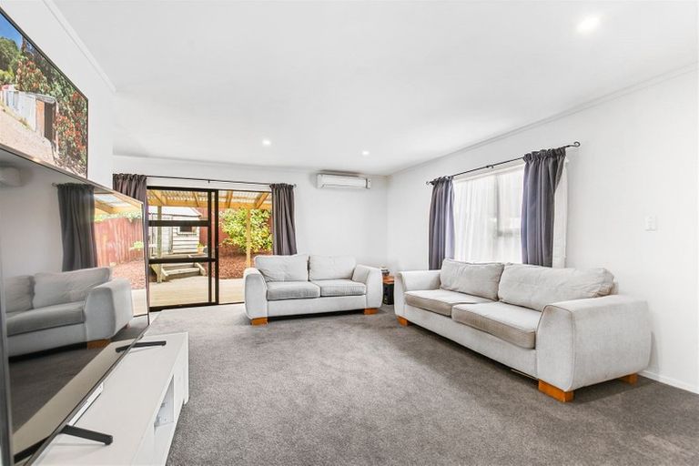 Photo of property in 4 Midgley Road, West Harbour, Auckland, 0618
