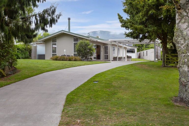 Photo of property in 85 Marina Terrace, Kinloch, Taupo, 3377