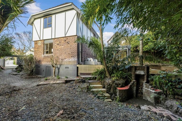 Photo of property in 2/38 Waiau Street, Torbay, Auckland, 0630