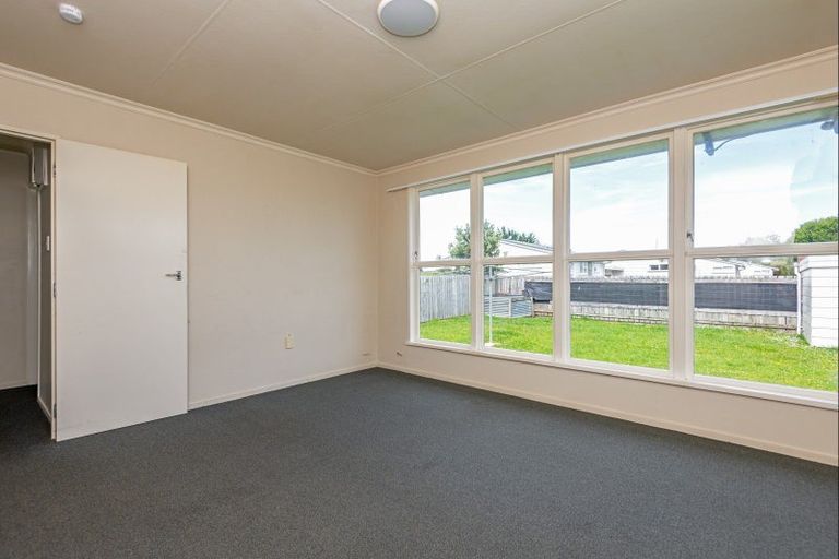 Photo of property in 4 Clutha Place, Westbrook, Palmerston North, 4412