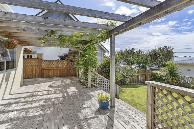 Photo of property in 14 Rainsford Street, Moturoa, New Plymouth, 4310
