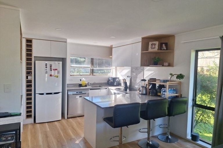 Photo of property in 2/19 Birman Close, Half Moon Bay, Auckland, 2012