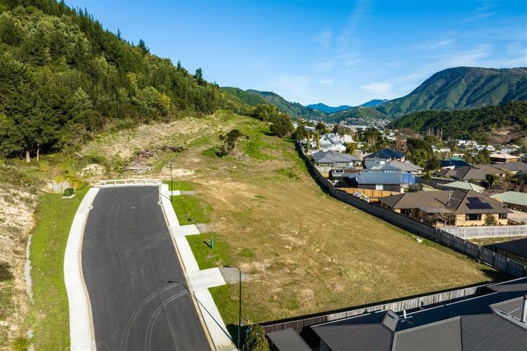 Photo of property in 24 Tui Drive, Picton, 7220