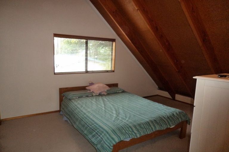 Photo of property in 1/130 Cliff View Drive, Green Bay, Auckland, 0604