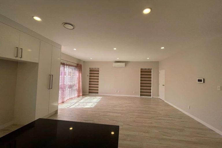 Photo of property in 14a Bridge Avenue, Te Atatu South, Auckland, 0610