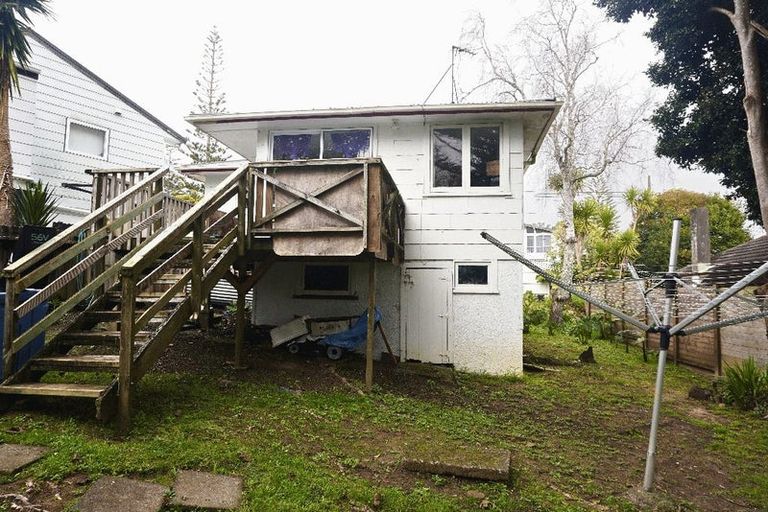 Photo of property in 16 Parrs Cross Road, Henderson, Auckland, 0612