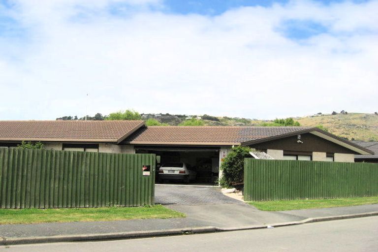 Photo of property in 62 Laing Crescent, Heathcote Valley, Christchurch, 8022