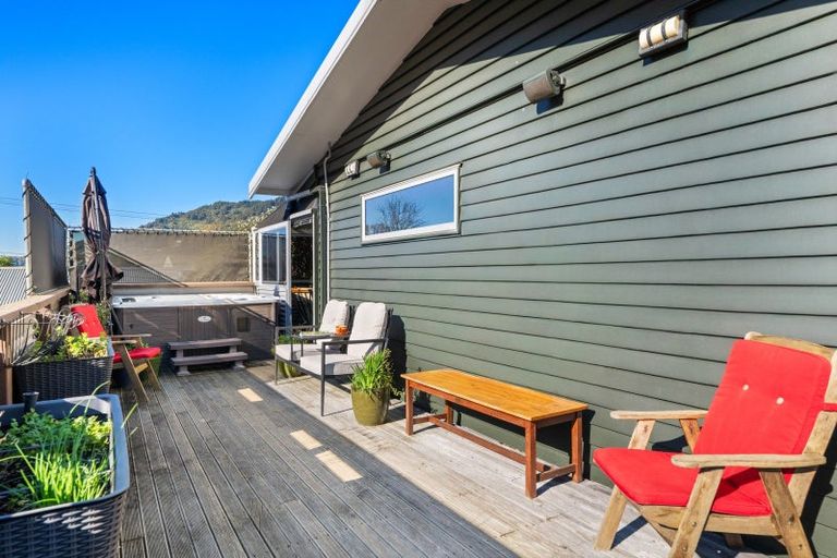 Photo of property in 14 Beach Road, Waikawa, Picton, 7220