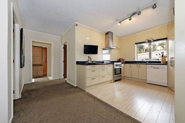 Photo of property in 2b Stillwater Crescent, Stillwater, Silverdale, 0993