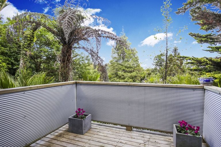 Photo of property in 167 Woodlands Park Road, Titirangi, Auckland, 0604