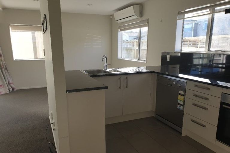 Photo of property in 45d Swanson Road, Henderson, Auckland, 0610