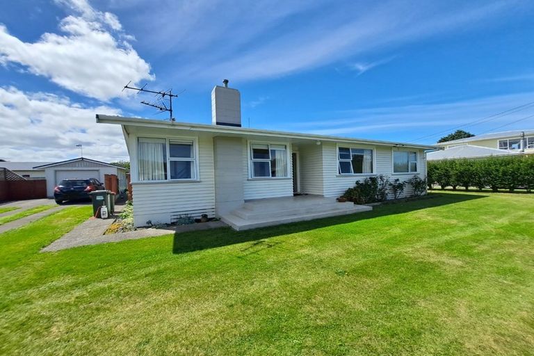 Photo of property in 17 Grey Street, Normanby, Hawera, 4614