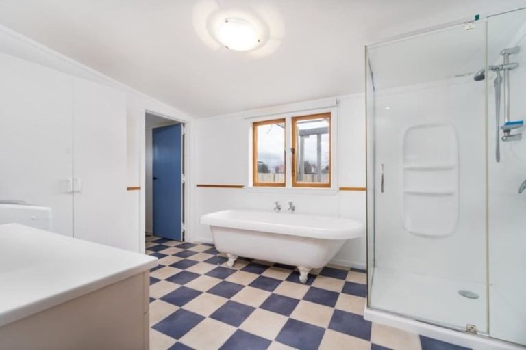 Photo of property in 16 New York Street, Martinborough, 5711