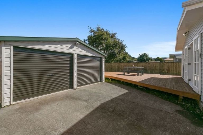 Photo of property in 253 Wellington Road, Wainuiomata, Lower Hutt, 5014