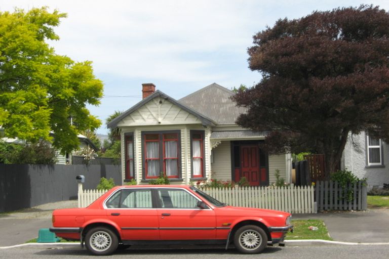 Photo of property in 28 Fairfield Avenue, Addington, Christchurch, 8024