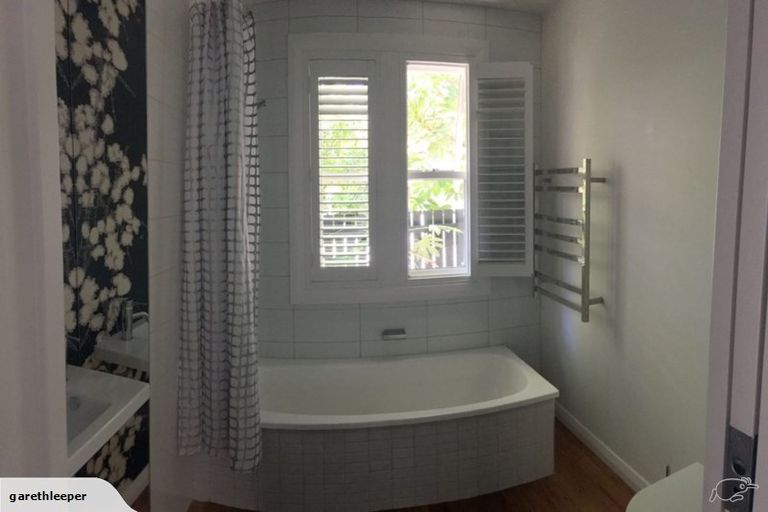 Photo of property in 107 Hamilton Avenue, Ilam, Christchurch, 8041