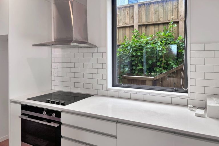 Photo of property in 62 Spenmoor Street, Newlands, Wellington, 6037