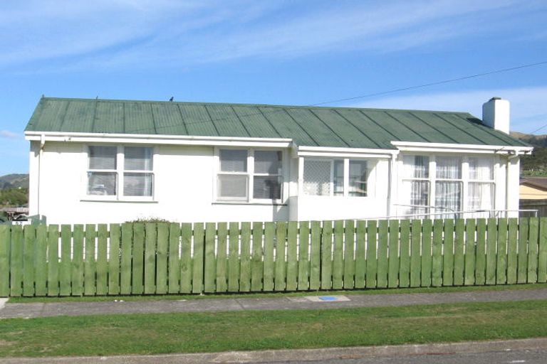 Photo of property in 57 Whanga Crescent, Titahi Bay, Porirua, 5022