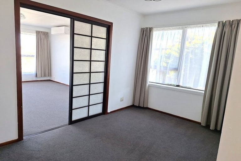 Photo of property in 17 Cypress Drive, Maungaraki, Lower Hutt, 5010