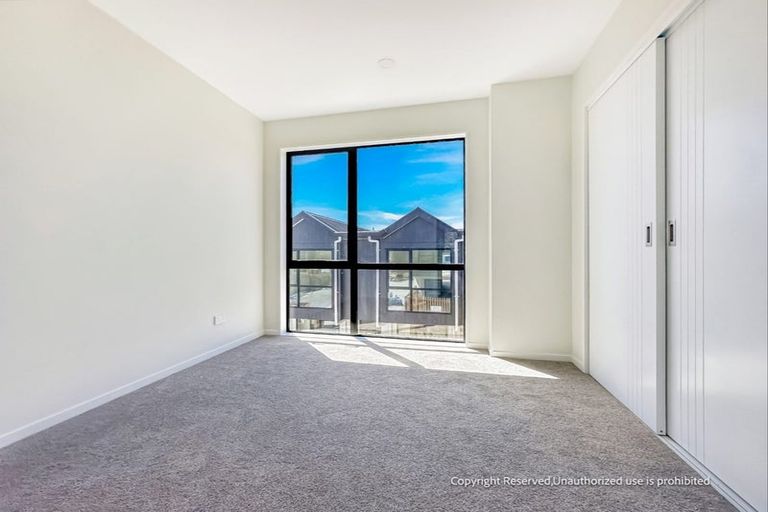 Photo of property in 1/267 Great North Road, Henderson, Auckland, 0612