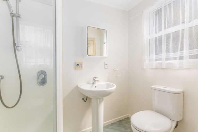 Photo of property in 12 Ngarara Road, Waikanae, 5036