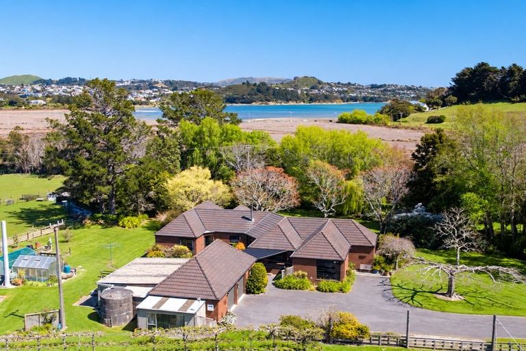 Photo of property in 119 Paekakariki Hill Road, Pauatahanui, Porirua, 5381