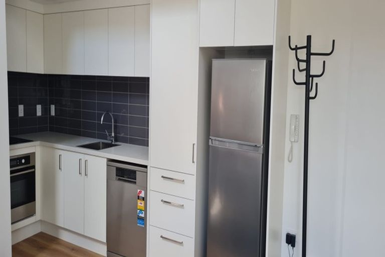 Photo of property in Amuri Park Apartments, 24/280 Bealey Avenue, Christchurch Central, Christchurch, 8013