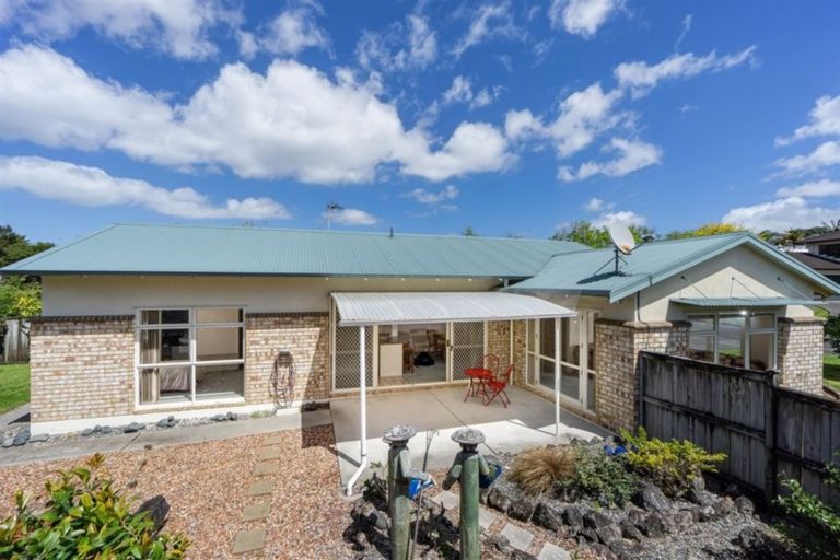 Photo of property in 7 Cinnabar Place, Westgate, Auckland, 0614