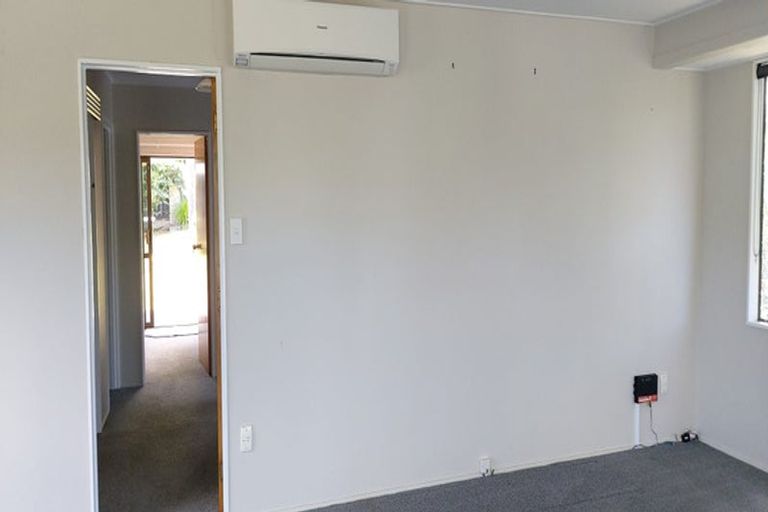 Photo of property in 24 Shearwater Street, One Tree Point, 0118