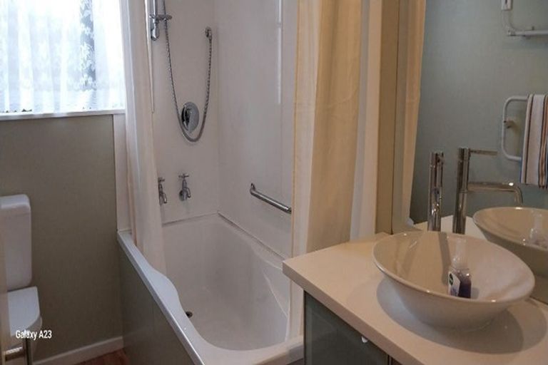 Photo of property in 340 Wellington Road, Wainuiomata, Lower Hutt, 5014