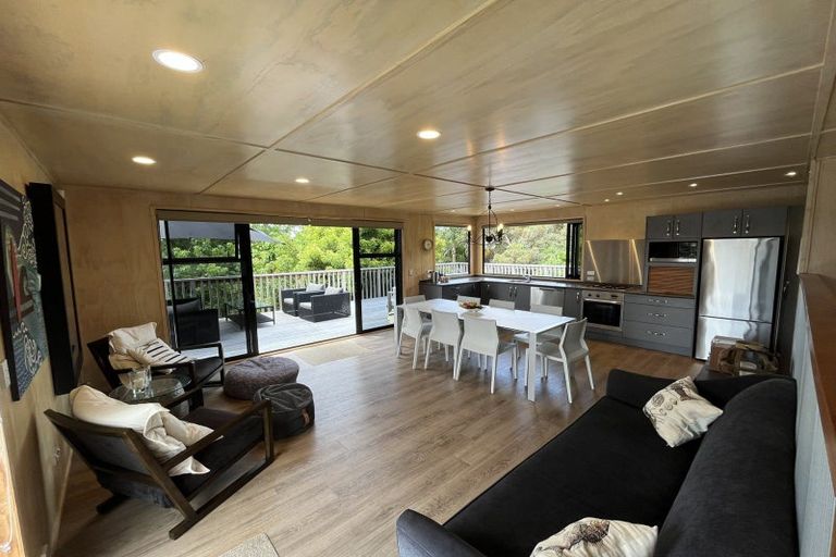 Photo of property in 112 Winslow Place, Matarangi, Whitianga, 3592