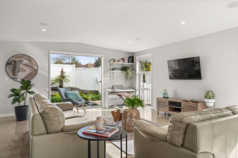 Photo of property in 1 Avon Rise, Welcome Bay, Tauranga, 3112