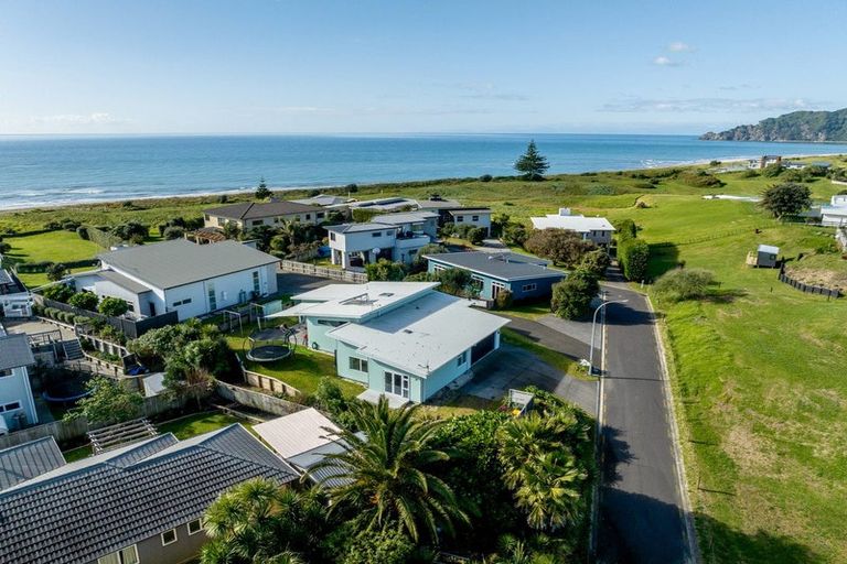 Photo of property in 32a Ohuirehe Road, Coastlands, Whakatane, 3120