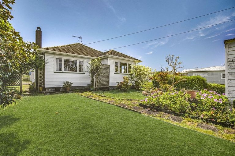 Photo of property in 131 Seabrook Avenue, New Lynn, Auckland, 0600