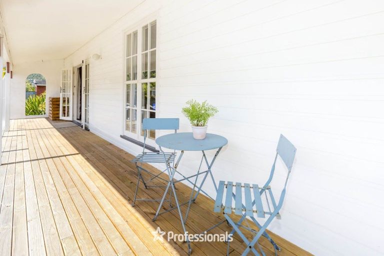 Photo of property in 35 Tacoma Drive, Totara Park, Upper Hutt, 5018