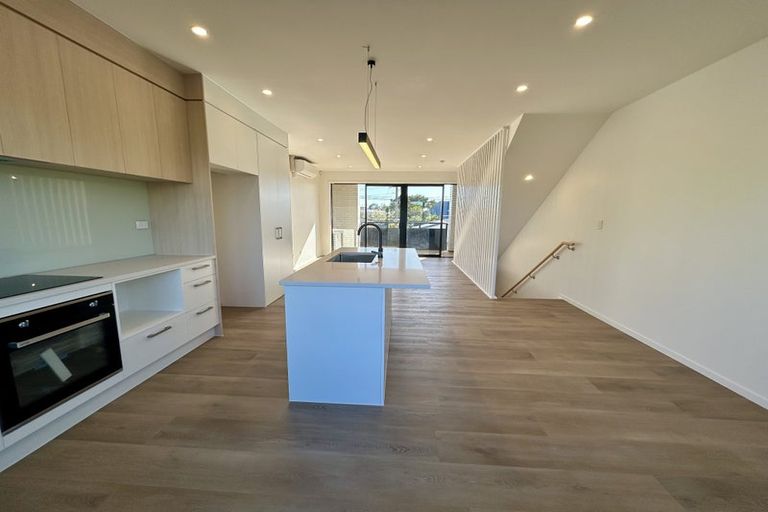 Photo of property in 15 Tiraumea Drive, Pakuranga, Auckland, 2010