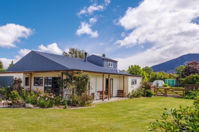 Photo of property in 163 Capell Avenue, Lake Hawea, Wanaka, 9382