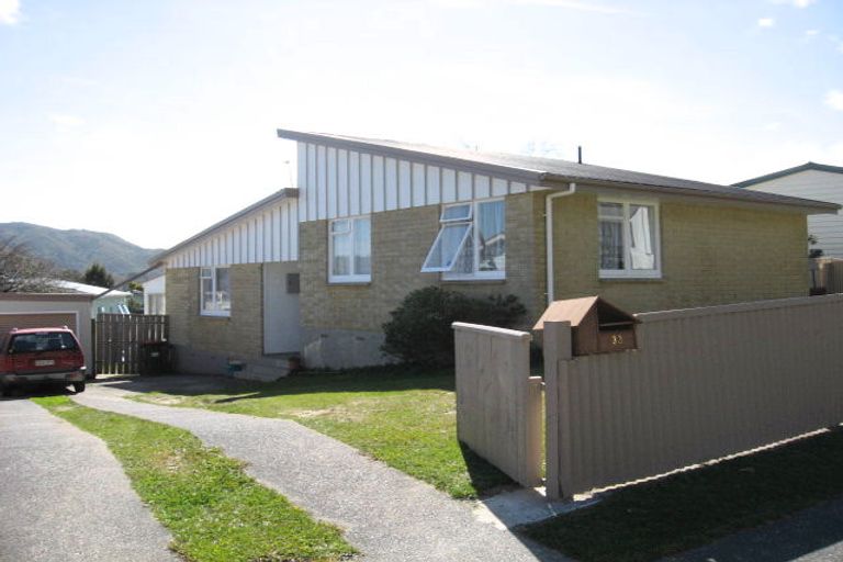 Photo of property in 33 Antrim Crescent, Wainuiomata, Lower Hutt, 5014