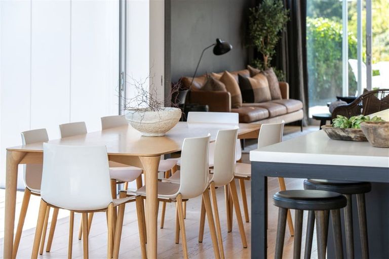 Photo of property in 39 Hackthorne Road, Cashmere, Christchurch, 8022