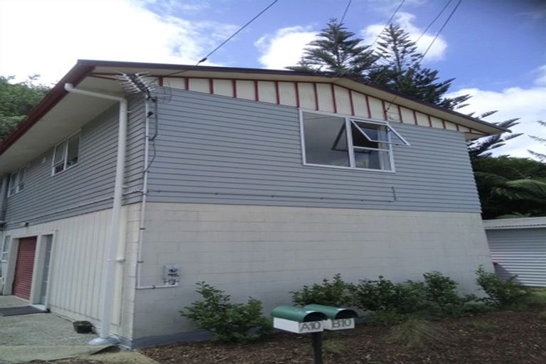 Photo of property in 1/10 Mckelvey Place, Tawa, Wellington, 5028