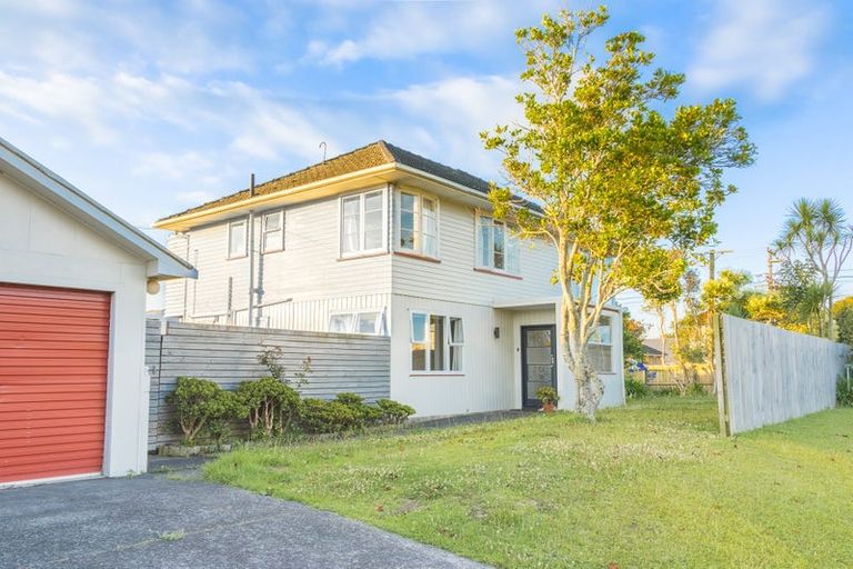 Photo of property in 40 Strid Road, Te Atatu South, Auckland, 0610
