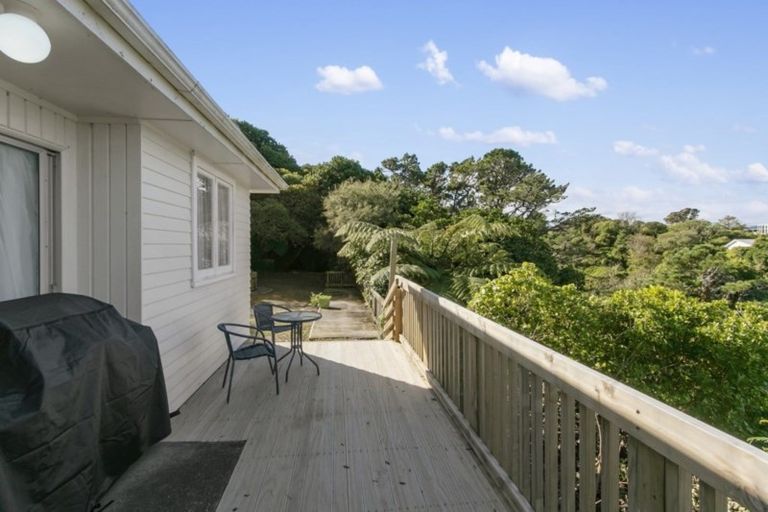 Photo of property in 12-12a Singers Road, Korokoro, Lower Hutt, 5012