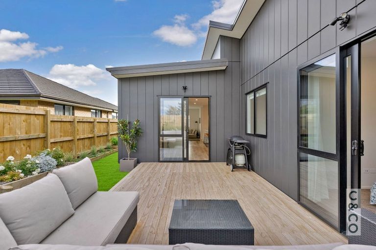 Photo of property in 12 Paihere Street, Huapai, Kumeu, 0810