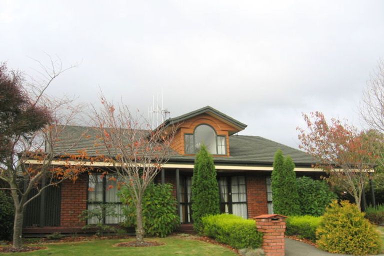 Photo of property in 28 Caroline Crescent, Highbury, Palmerston North, 4412