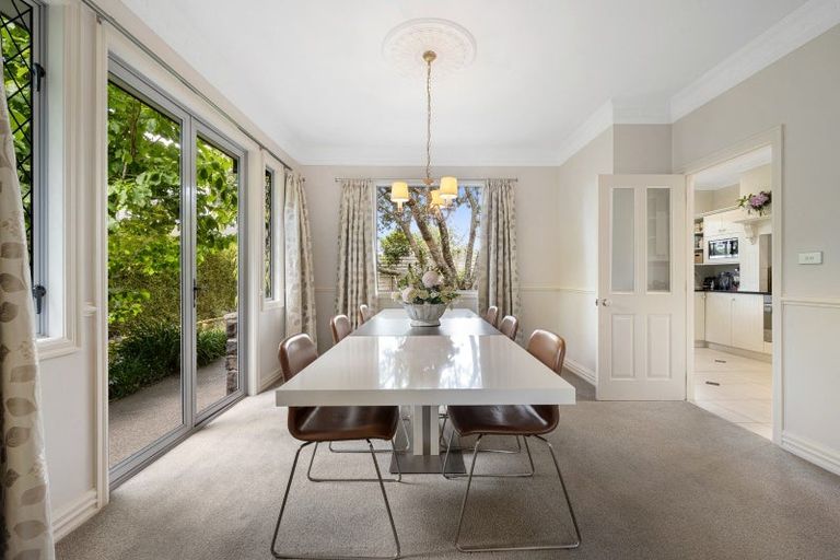 Photo of property in 33 Seymour Road, Mellons Bay, Auckland, 2014