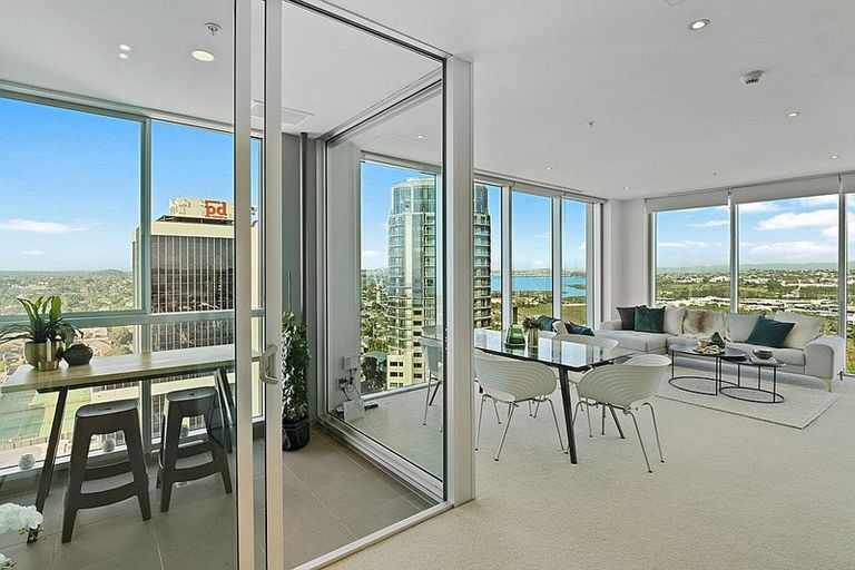 Photo of property in Sentinel Apartments, 1403/3 Northcroft Street, Takapuna, Auckland, 0622