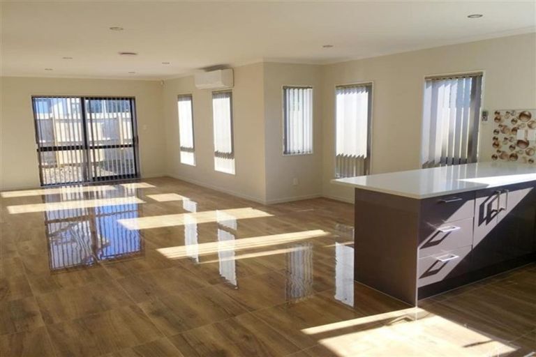 Photo of property in 1 Takahe Avenue, Takanini, 2112